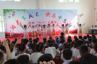 潜山油坝乡喜迎六一 童心映照中国梦 文艺汇演精彩纷呈